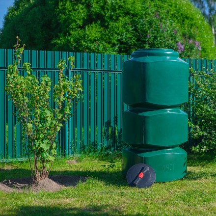 Бак для воды ЭкоПром L 750 зеленый вертикальный